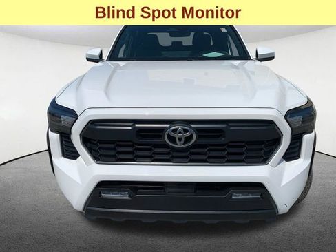 Used 2024 Toyota Tacoma TRD Off-Road AWD/4WD image 4