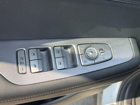 Used 2024 Hyundai Palisade Limited AWD/4WD image 17