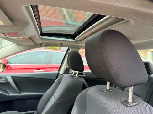 Used 2010 MAZDA MAZDA3 i Touring FWD image 15
