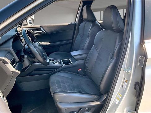 Used 2024 Mitsubishi Outlander SE Black Edition AWD/4WD image 25