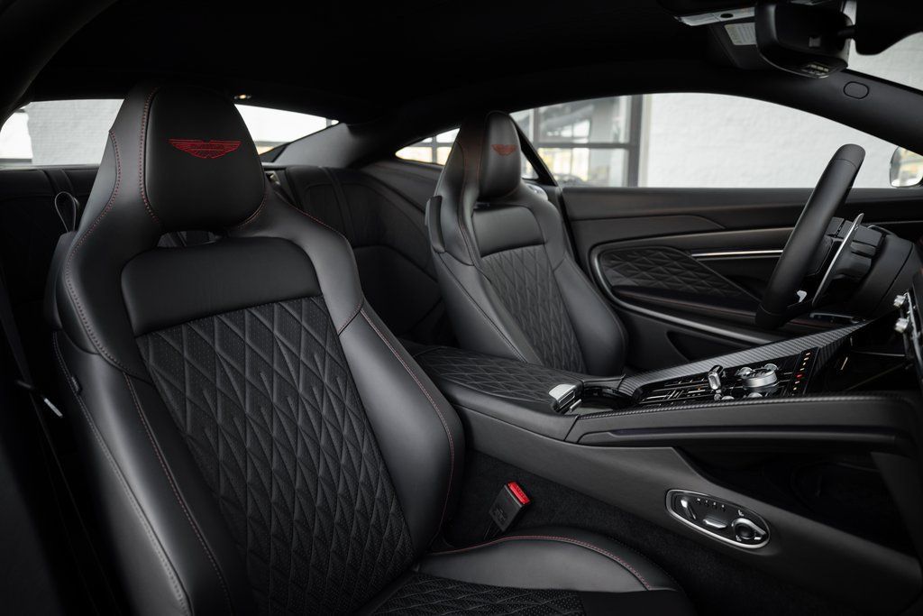 Used 2025 Aston Martin DB12 Coupe RWD image 22