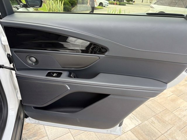New 2026 Lincoln Nautilus Reserve AWD/4WD image 19