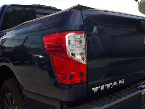 Used 2023 Nissan Titan SV AWD/4WD image 21