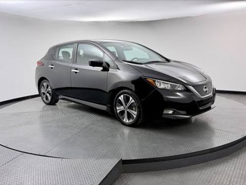 Used 2020 Nissan Leaf SV w/ SV Technology Package FWD image 11