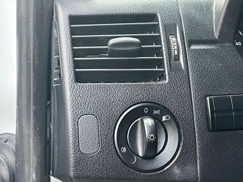 Used 2014 Freightliner Sprinter 2500 image 21