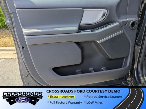 New 2026 Ford Expedition Active AWD/4WD image 9