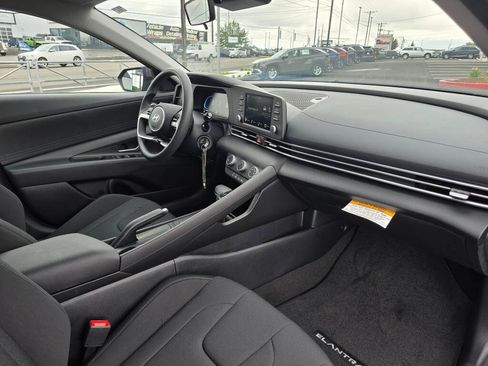 New 2026 Hyundai Elantra SE FWD image 41