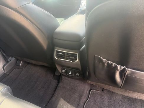 Used 2021 Hyundai Santa Fe Limited AWD/4WD image 17