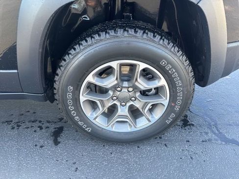 Used 2022 Jeep Cherokee Trailhawk w/ Premium Leather Package image 15