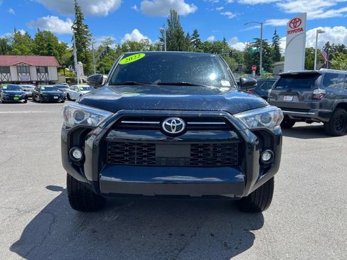 Certified 2022 Toyota 4Runner SR5 Premium w/ Moonroof Package AWD/4WD image 2