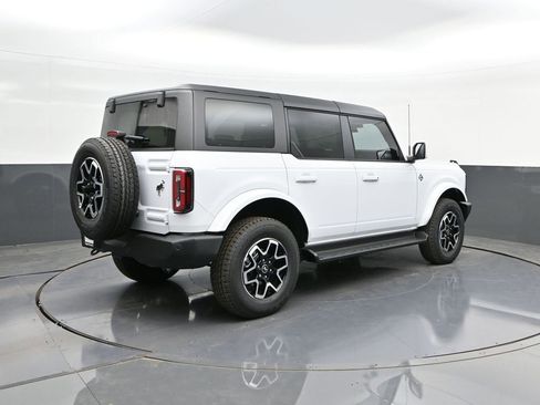 New 2025 Ford Bronco Outer Banks image 11