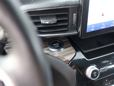 Used 2023 Ford Explorer Limited w/ Equipment Group 301A image 21