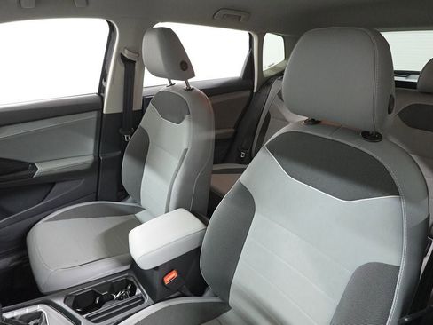 Used 2024 Volkswagen Taos SE image 11