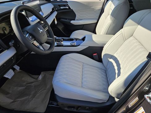 New 2026 Mitsubishi Outlander SEL image 7