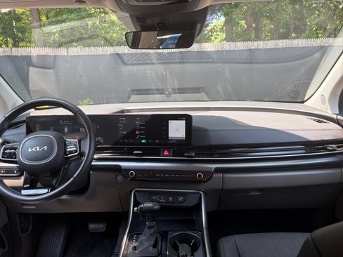 Used 2026 Kia Carnival FWD image 35