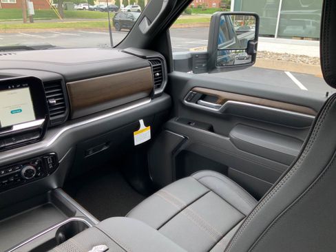 New 2026 Chevrolet Silverado 2500 High Country w/ High Country Premium Package AWD/4WD image 16