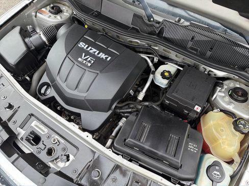 Used 2008 Suzuki XL7 AWD w/ 3rd Row image 13