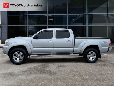 Used 2005 Toyota Tacoma PreRunner RWD image 8