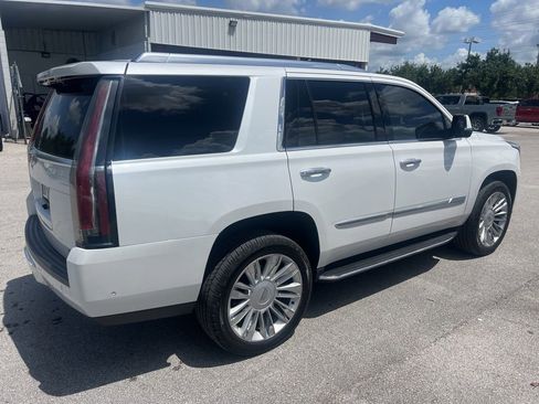 Used 2019 Cadillac Escalade Premium Luxury AWD/4WD image 3