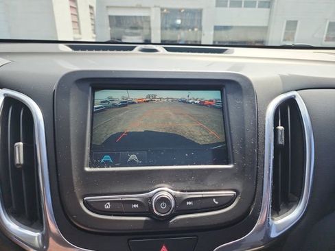 Used 2018 Chevrolet Equinox LT image 25