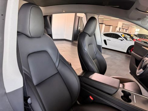 Used 2023 Tesla Model Y Long Range image 13