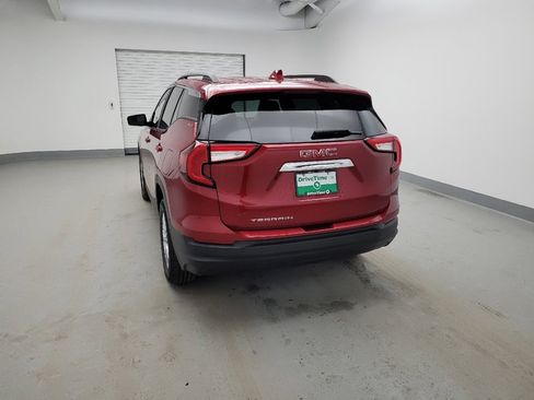 Used 2023 GMC Terrain SLE w/ Driver Convenience Package image 6