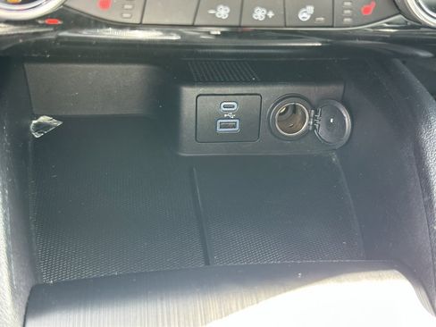 Used 2022 Ford Escape SEL image 28