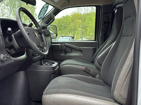 Used 2024 Chevrolet Express 2500 w/ Driver Convenience Package RWD image 13