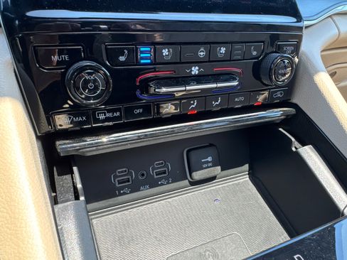 Used 2024 Jeep Grand Cherokee L Limited w/ Luxury Tech Group II image 33