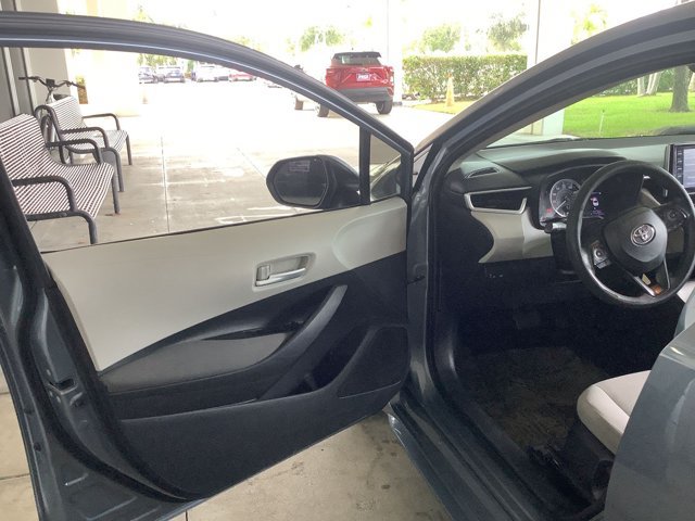 Used 2021 Toyota Corolla LE FWD image 16