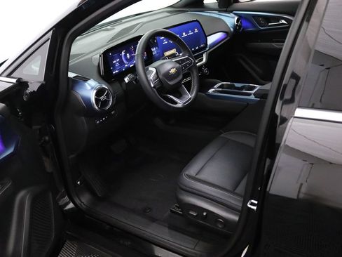 Certified 2024 Chevrolet Equinox EV LT FWD image 17