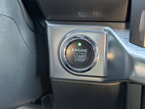 Used 2022 Ford F150 Lariat image 5