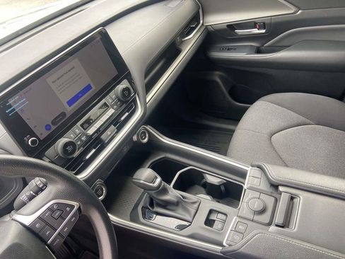 Used 2025 Toyota Grand Highlander FWD image 29