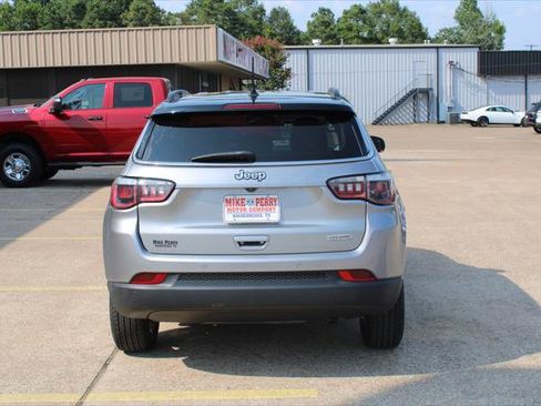 Certified 2020 Jeep Compass Latitude w/ Safety & Security Group FWD image 8
