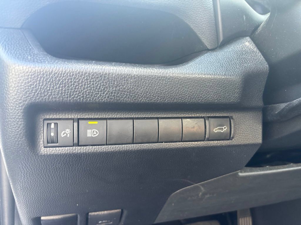 Used 2023 Toyota RAV4 XLE Premium FWD image 20