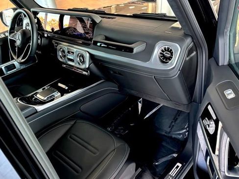Used 2025 Mercedes-Benz G 550 image 35