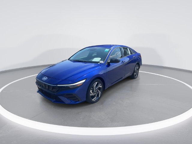 Certified 2025 Hyundai Elantra SEL FWD image 4