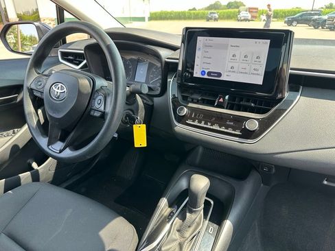 Used 2024 Toyota Corolla LE FWD image 31