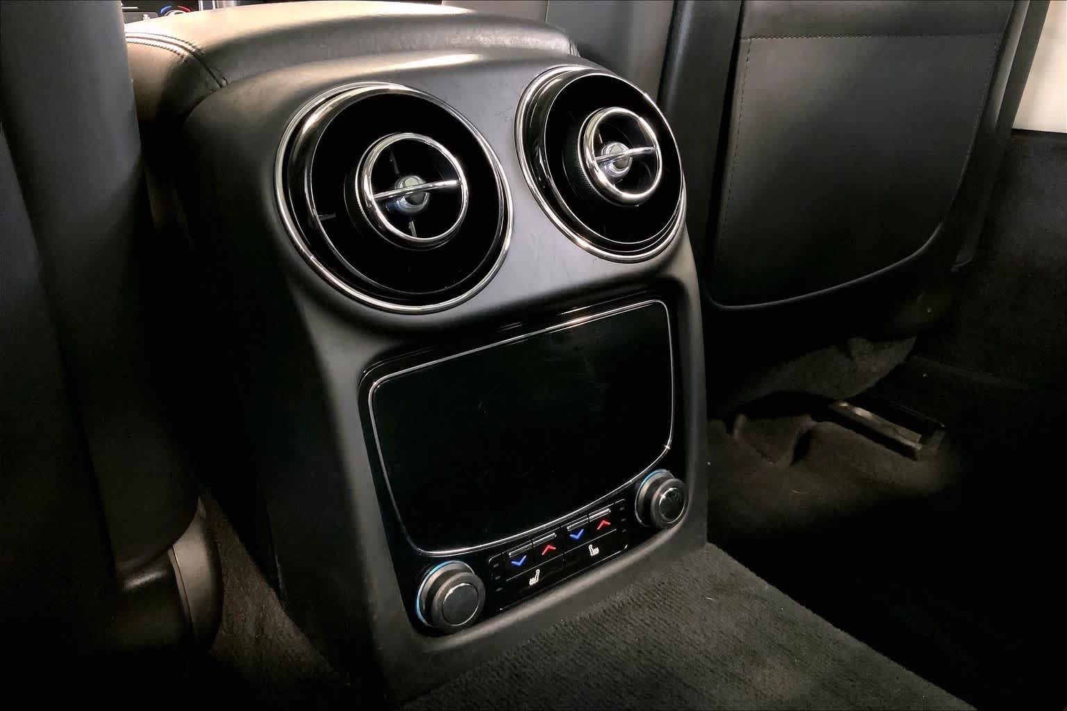 Used 2011 Jaguar XJ RWD image 34