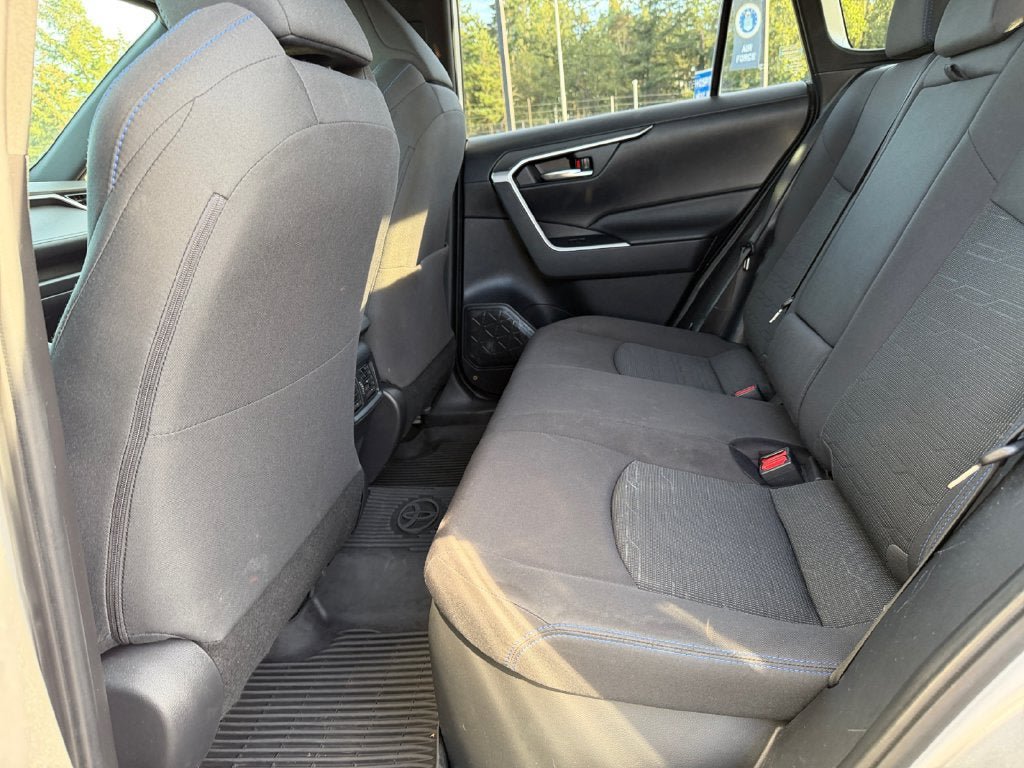 Used 2023 Toyota RAV4 SE w/ Convenience Package AWD/4WD image 33
