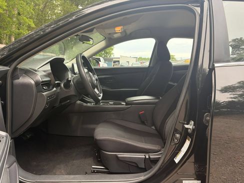 Used 2025 Nissan Sentra S FWD image 24