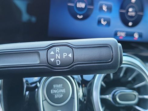 Certified 2025 Mercedes-Benz GLA 250 image 32