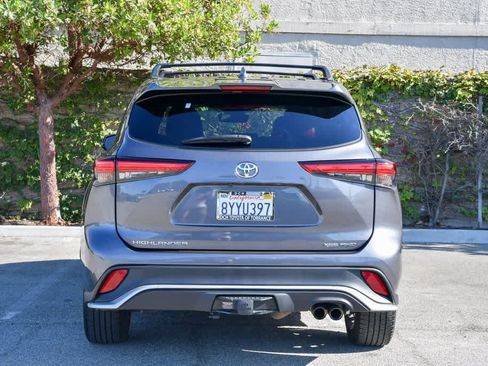 Certified 2022 Toyota Highlander XSE image 7