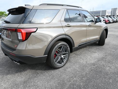 New 2026 Ford Explorer ST w/ Sun And Sound Package AWD/4WD image 3