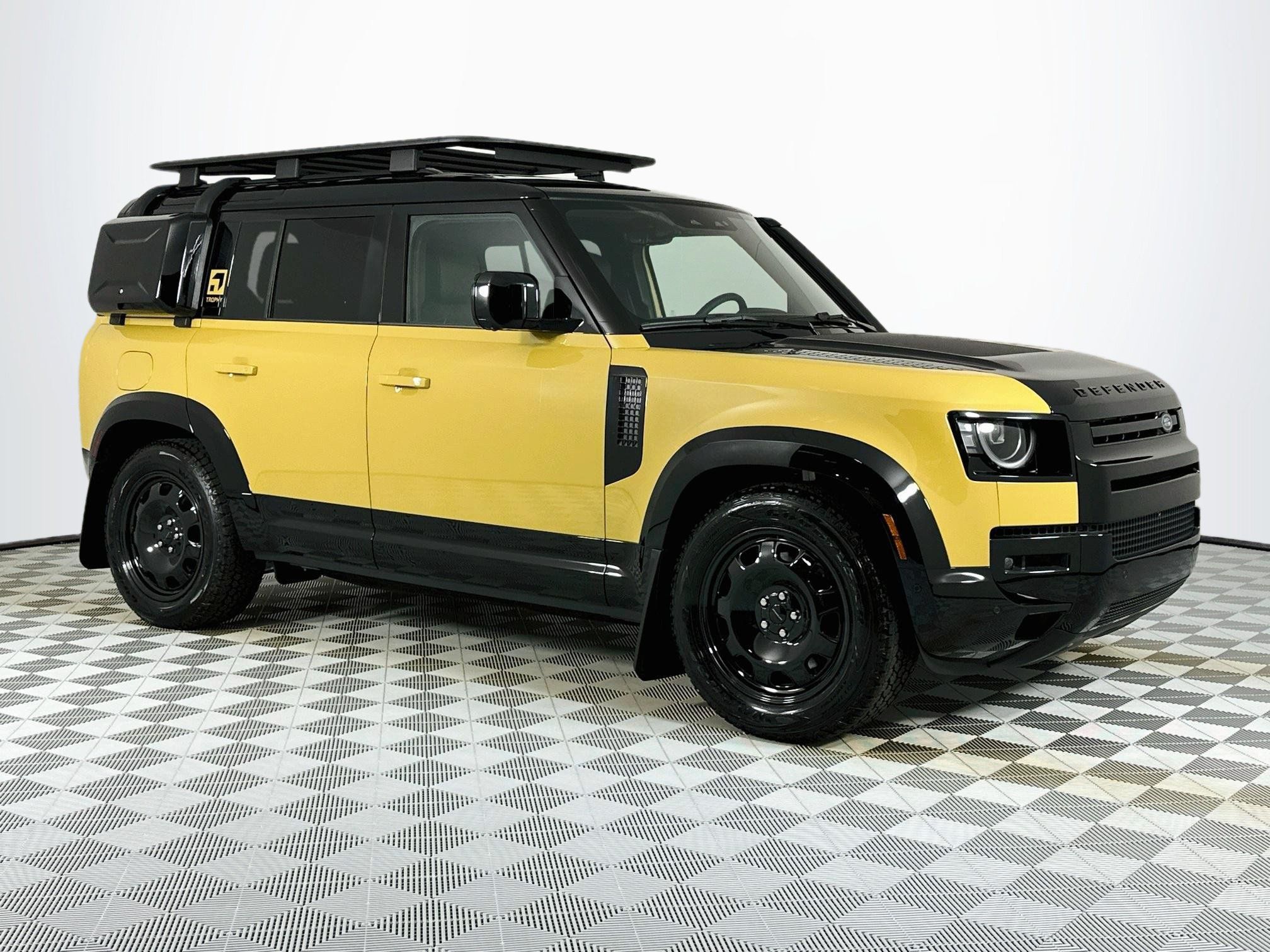 New 2026 Land Rover Defender 110 AWD/4WD image 3