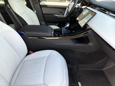 New 2026 Land Rover Range Rover Sport Dynamic SE AWD/4WD image 10