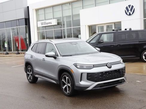 Used 2025 Volkswagen Tiguan SE w/ Panoramic Sunroof Package image 1