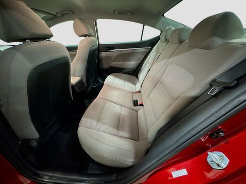 Used 2020 Hyundai Elantra SE image 27