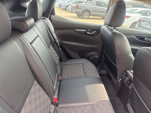 Certified 2022 Nissan Rogue Sport SV w/ Technology Package image 32