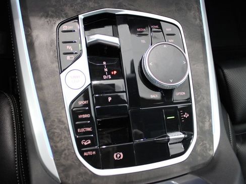 Used 2025 BMW X5 xDrive50e AWD/4WD image 17